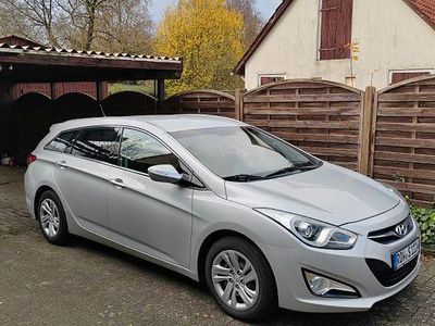 Usata Hyundai i40 Style 136 CV (100 kW) 2013 Grigio Station wagon