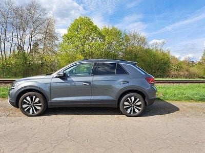 Second-hand VW T-Roc Life 150 CP (110 kW) 2024 Gri SUV