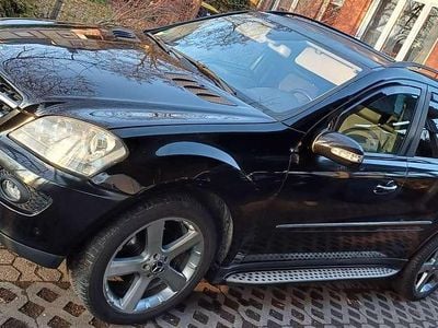 Gebraucht Mercedes ML320 224 PS (164 kW) 2007 Schwarz SUV