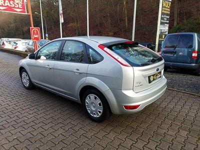 Gebraucht Ford Focus Style 90 PS (66 kW) 2009 Polarsilber metallic Limousine