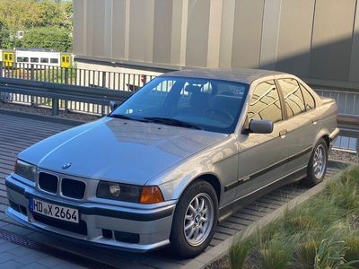 gebraucht BMW 318 E36Limousine TOP Zustand wenig Km!