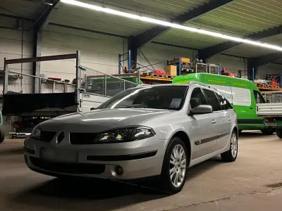 Gebraucht Renault Laguna II 107 PS (78 kW) 2007 Silber Kombi