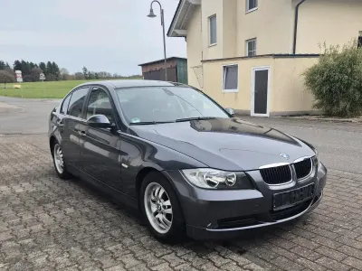 Gebraucht BMW 318 130 PS (95 kW) 2007 Grau Limousine