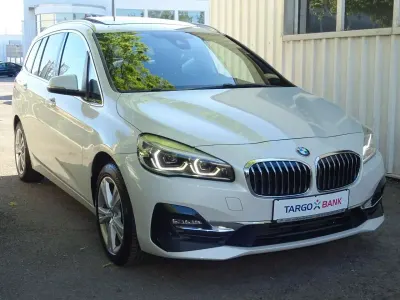 Gebraucht BMW 220 Luxury Line 192 PS (141 kW) 2018 Mineralweiß metallic Van / Kleinbus
