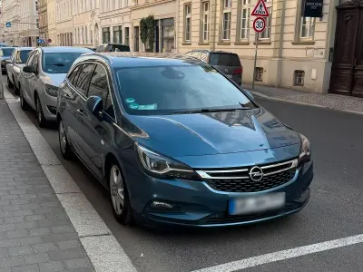 Gebraucht Opel Astra 131 PS (96 kW) 2017 Blau Kombi