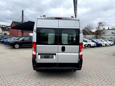 Gebraucht Fiat Ducato 150 PS (110 kW) 2018 Silber metallic Van
