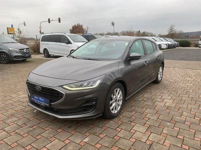 Grau Gebraucht 2022 Ford Focus Limousine | 14.200 € (Fairer Preis)