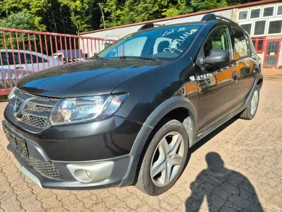 Gebraucht Dacia Sandero 90 PS (66 kW) 2014 Schwarz SUV