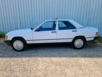 Gebraucht Mercedes 190 118 PS (86 kW) 1987 Weiß Limousine