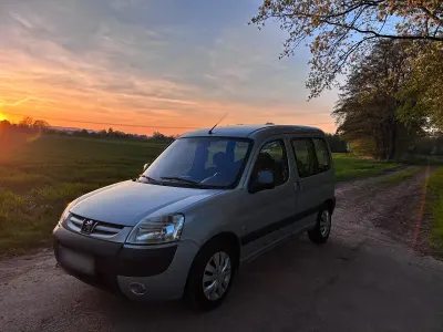 Gebraucht Peugeot Partner 75 PS (55 kW) 2002 Silber Van / Kleinbus
