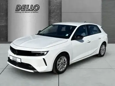 Używany Opel Astra Enjoy 110 KM (80 kW) 2023 Biały Sedan/Limuzyna