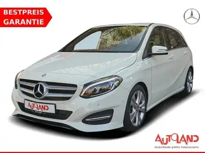 Gebraucht Mercedes B200 Urban 156 PS (114 kW) 2016 Calcitweiss Kleinwagen