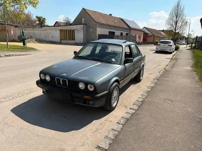 Occasion BMW 324 116 ch (85 kW) 1988 Gris Berline