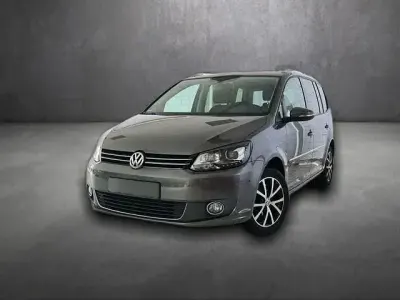 Gebraucht VW Touran Highline 140 PS (102 kW) 2015 Grau metallic Van / Kleinbus