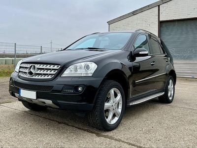 Schwarz Gebraucht 2007 Mercedes ML350 Sport SUV | 18.750 €