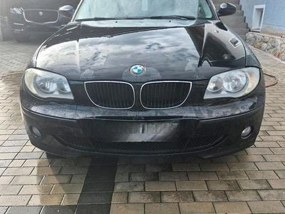 Second-hand BMW 118 122 CP (89 kW) 2006 Negru Hatchback