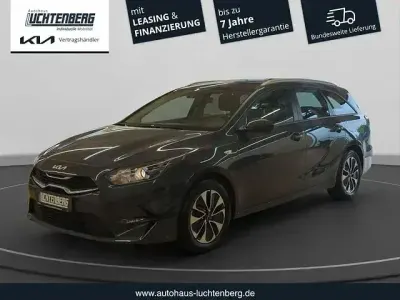 Gebraucht Kia Ceed Sportswagon Vision 140 PS (102 kW) 2024 Grau Kombi