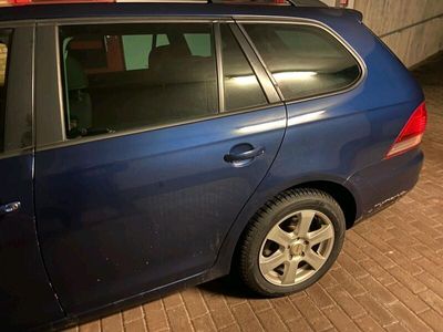 gebraucht VW Golf VI 4motion VI 1,6tdi Kombi Match Allrad Bi-Xenon AHK