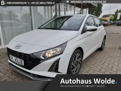 Gebraucht Hyundai i20 Trend 101 PS (74 kW) 2025 Weiß Kleinwagen