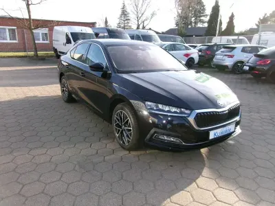 Gebraucht Skoda Octavia Style 150 PS (110 kW) 2022 Cerna magic/black magic Limousine