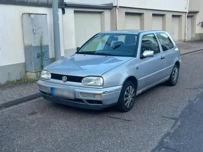 Gebraucht VW Golf III 75 PS (55 kW) 1997 Silber Kleinwagen