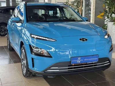 Gebraucht Hyundai Kona Basis 100 kW (136 PS) 2023 Blau SUV
