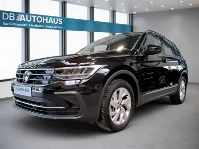 Gebraucht VW Tiguan Life 190 PS (139 kW) 2023 Schwarz SUV