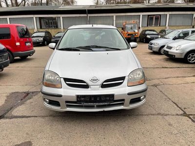 Nissan Almera Tino