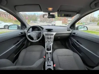Używany Opel Astra 90 KM (66 kW) 2006 Szary Hatchback