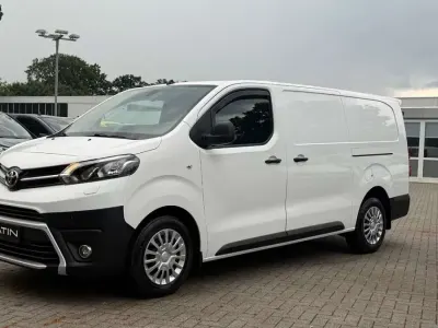 Gebraucht Toyota Proace 122 PS (89 kW) 2021 Weiß Van / Kleinbus