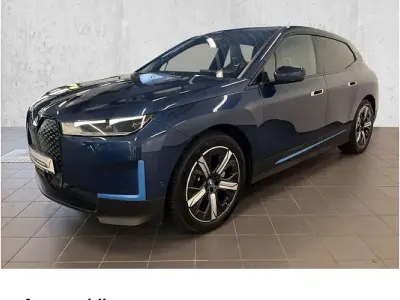 Usado BMW iX 300 kW (408 HP) 2022 Azul SUV