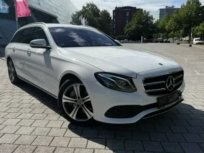 Gebraucht Mercedes E350 Avantgarde 286 PS (210 kW) 2019 Polarweiss  unilack Kombi