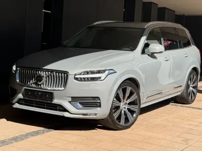 Gebraucht Volvo XC90 Ultimate 235 PS (172 kW) 2024 Grau SUV