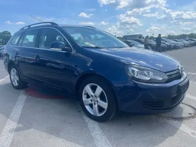 Gebraucht VW Golf VI 105 PS (77 kW) 2011 Blau Kleinwagen
