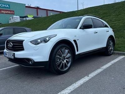 Infiniti QX70