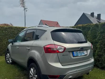 Gebraucht Ford Kuga 136 PS (100 kW) 2010 Gold SUV