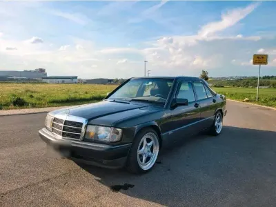 Gebraucht Mercedes 190 125 PS (91 kW) 1992 Schwarz Limousine