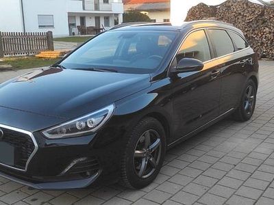 Schwarz Gebraucht 2019 Hyundai i30 Premium Kombi | 16.499 € (Fairer Preis)