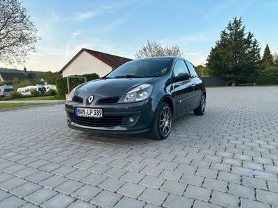 gebraucht Renault Clio 1.2L TÜV (10/25)