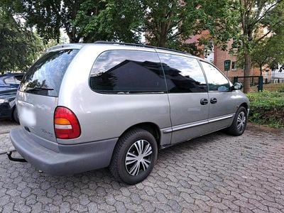 Gebraucht Chrysler Voyager 150 PS (110 kW) 1999 Grau Van / Kleinbus