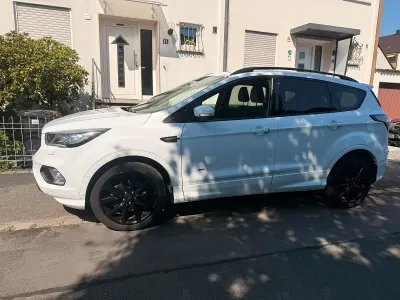 Gebraucht Ford Kuga 179 PS (131 kW) 2018 Weiß SUV