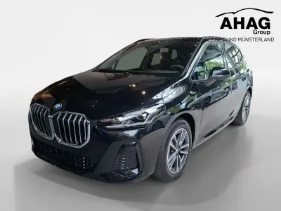 Neu BMW 218 Active Tourer Performance 136 PS (100 kW) 2026 Schwarz Van / Kleinbus