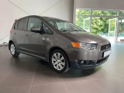 Gebraucht Mitsubishi Colt 95 PS (69 kW) 2012 Braun Kleinwagen