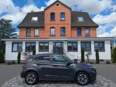 Gebraucht Hyundai Kona Trend 150 kW (204 PS) 2022 Grau SUV