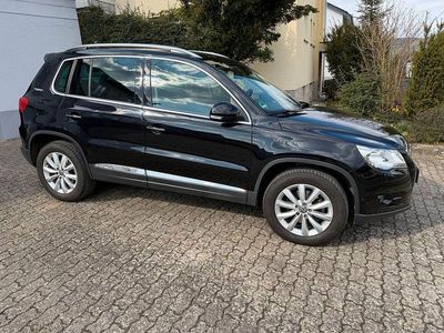 Gebraucht VW Tiguan 122 PS (89 kW) 2011 Schwarz SUV