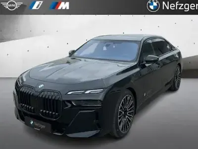 Gebraucht BMW 740 Shadowline 299 PS (219 kW) 2025 Schwarz Limousine