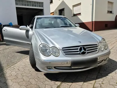 Gebraucht Mercedes CLK240 170 PS (125 kW) 2002 Silber Coupé
