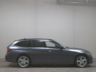 Gebraucht BMW 330e Sport Line 292 PS (214 kW) 2020 Grau Kombi