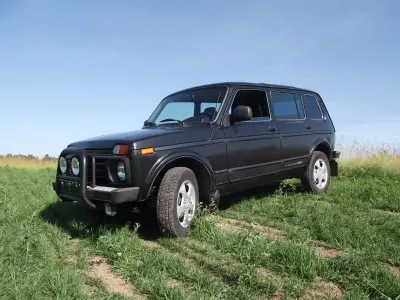 Gebraucht Lada niva 83 PS (61 kW) 2017 Schwarz SUV