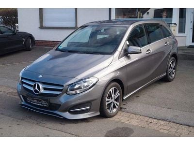 Gebraucht Mercedes B180 122 PS (89 kW) 2016 Grau Van / Kleinbus